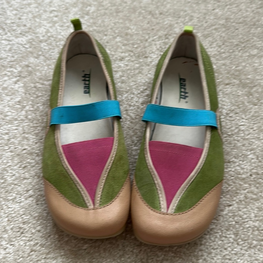 Vintage Earth Kalso Intrigue Shoes - authentic Earth shoes with negative heel.